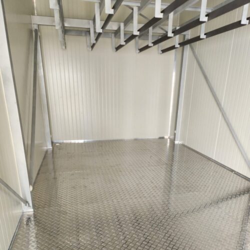 chiller interior floorsquare 1011x1024